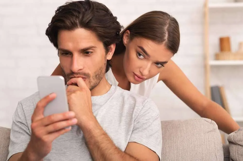 Kıskançlık Nedir? Aşk mı, Yoksa Güvensizlik mi?